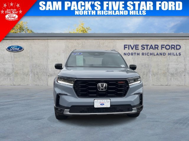 Used 2025 Honda Pilot TrailSport image 3