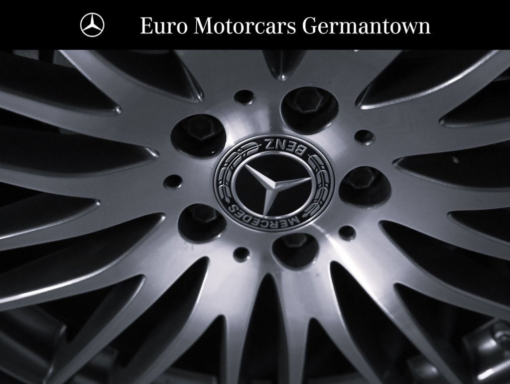 Used 2024 Mercedes-Benz GLC 300 4MATIC image 8