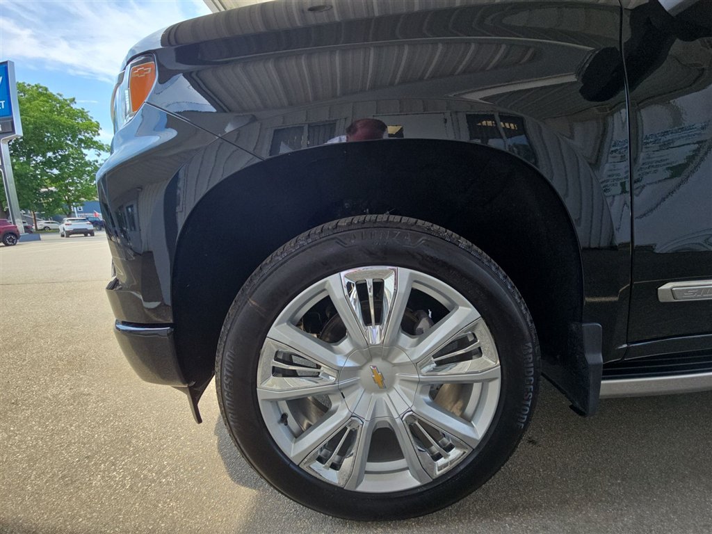 Used 2025 Chevrolet Silverado 1500 High Country w/ High Country Premium Package AWD/4WD image 33