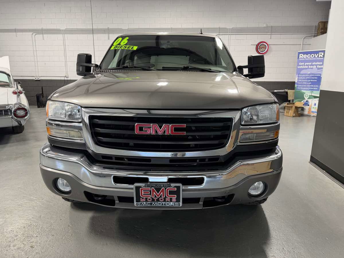 Used 2006 GMC Sierra 2500 SLT w/ Heavy-Duty Power Package image 12