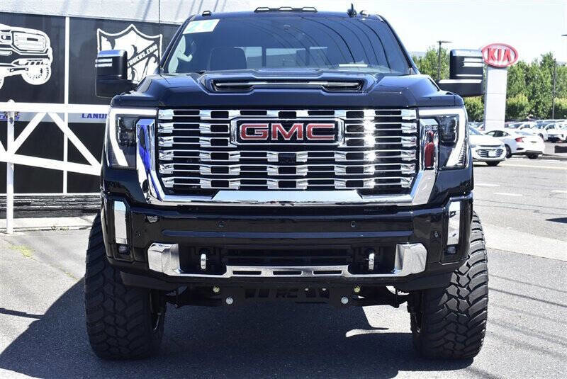 Used 2024 GMC Sierra 3500 Denali w/ Denali Reserve Package image 8