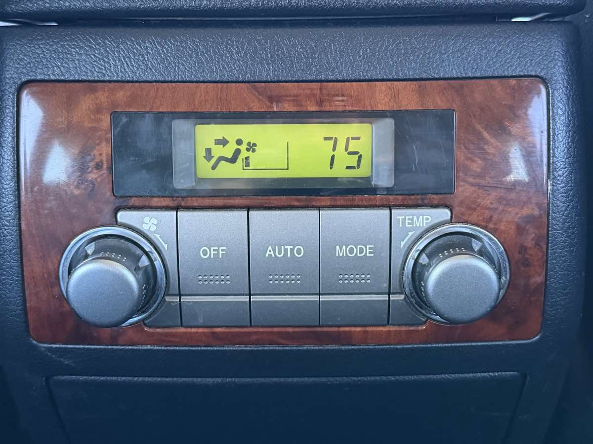 Used 2013 Toyota Highlander Limited AWD/4WD image 27