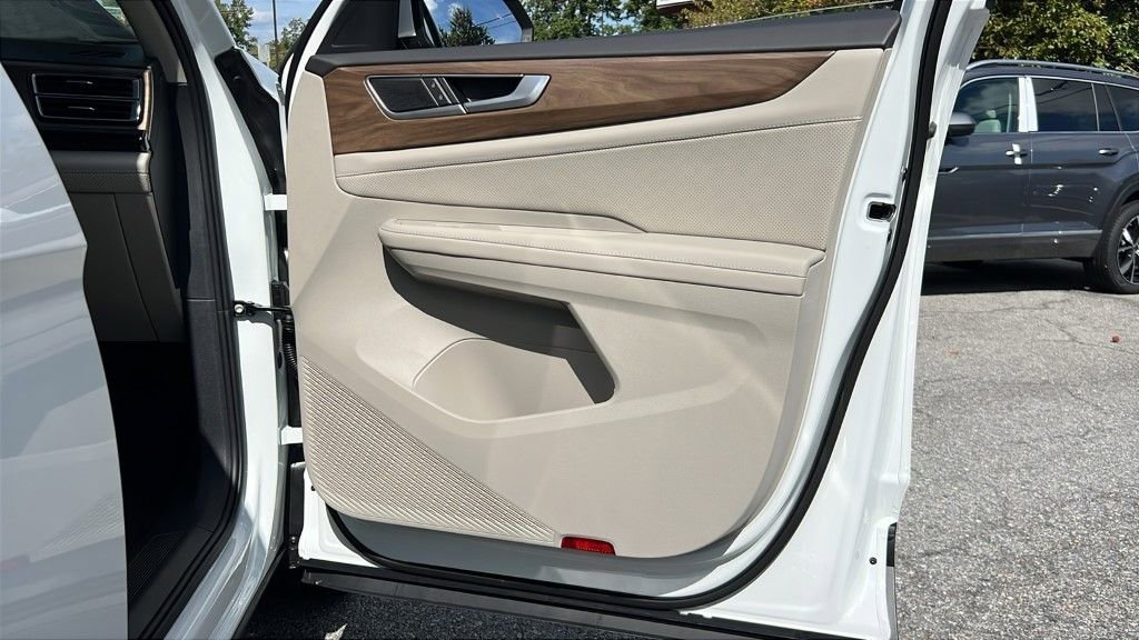 New 2026 Volkswagen Atlas SE image 7