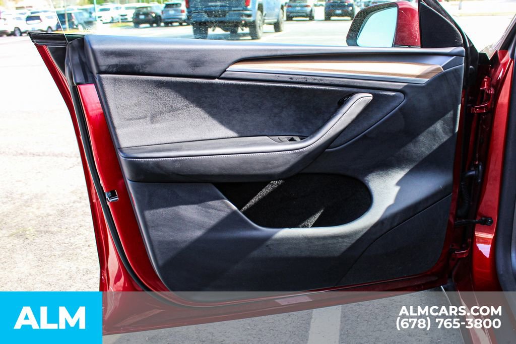 Used 2024 Tesla Model Y Long Range image 25