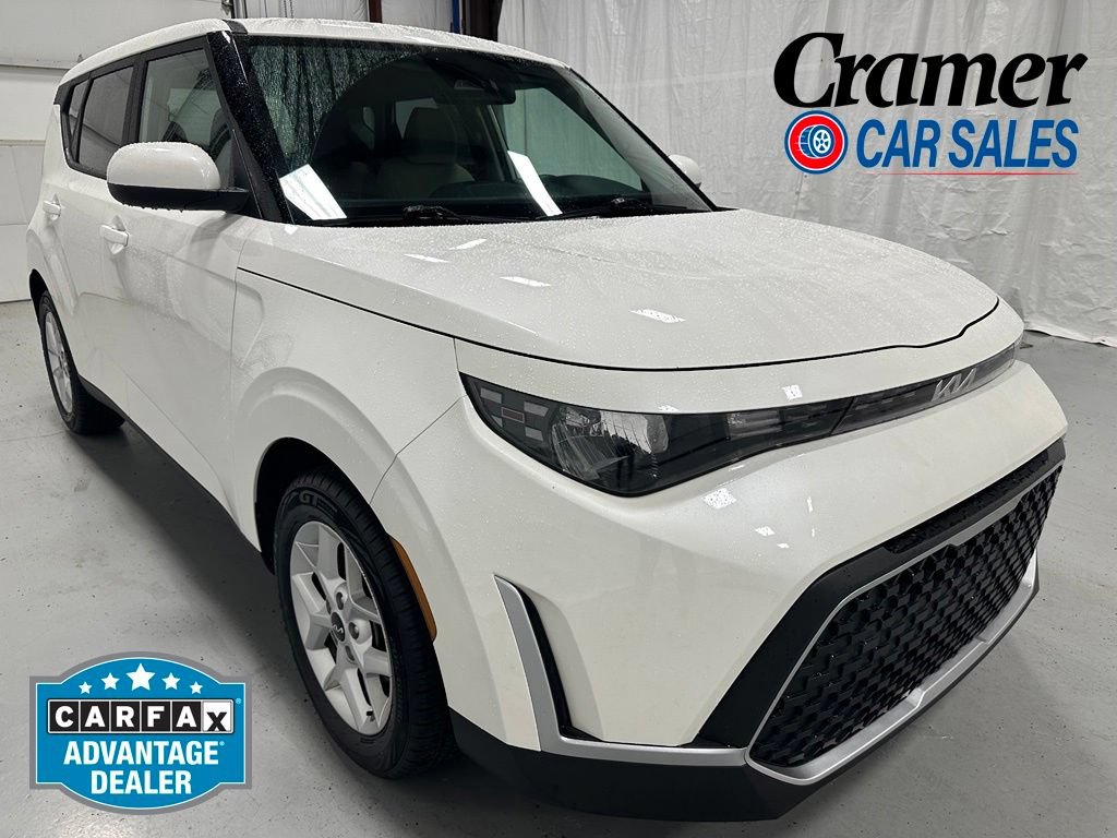 Used 2023 Kia Soul LX w/ LX Technology Package FWD image 1