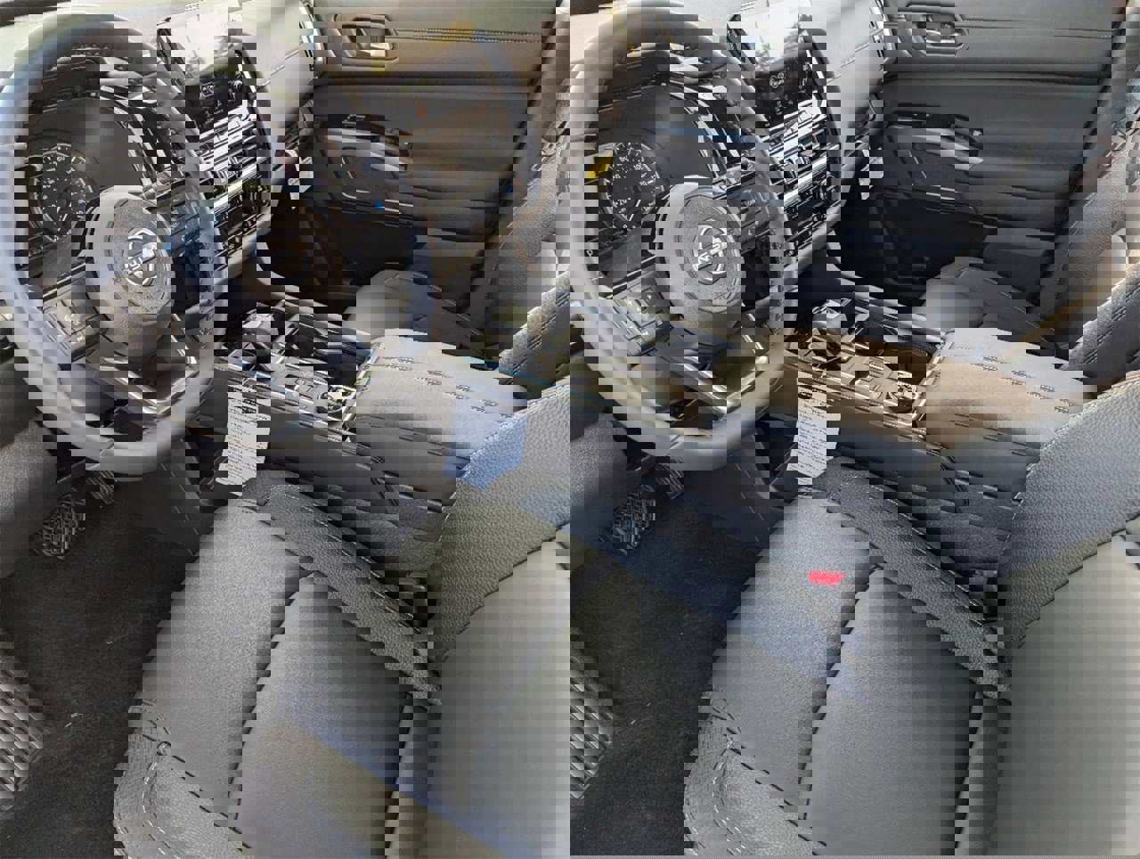 New 2025 Nissan Pathfinder SL image 12