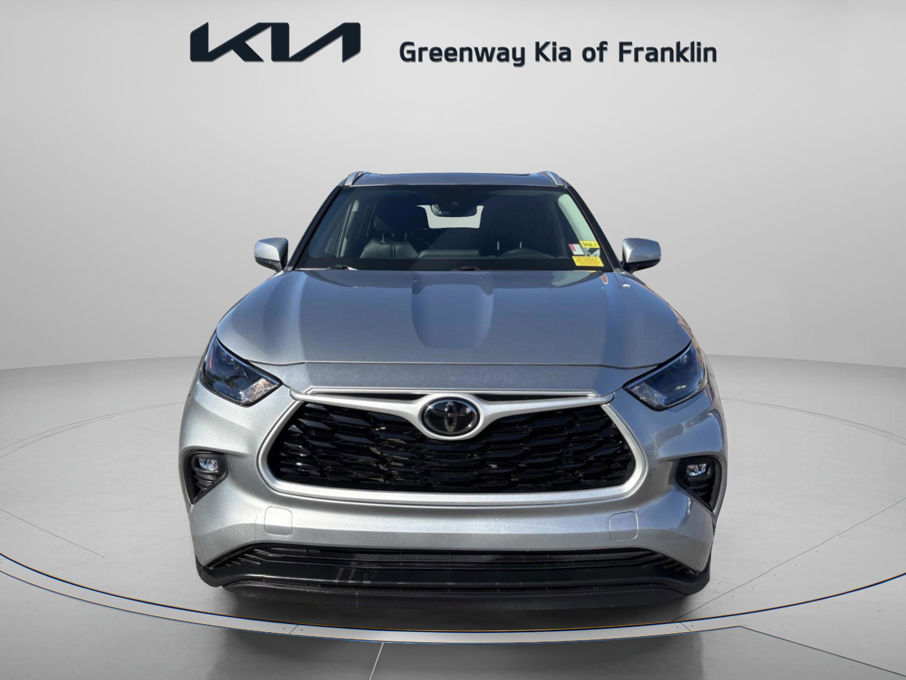 Used 2023 Toyota Highlander XLE video 2