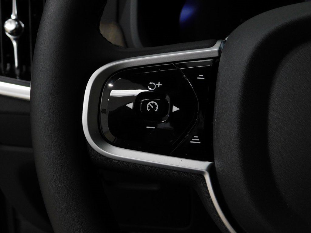 Used 2026 Volvo V90 B6 Cross Country Ultra image 43