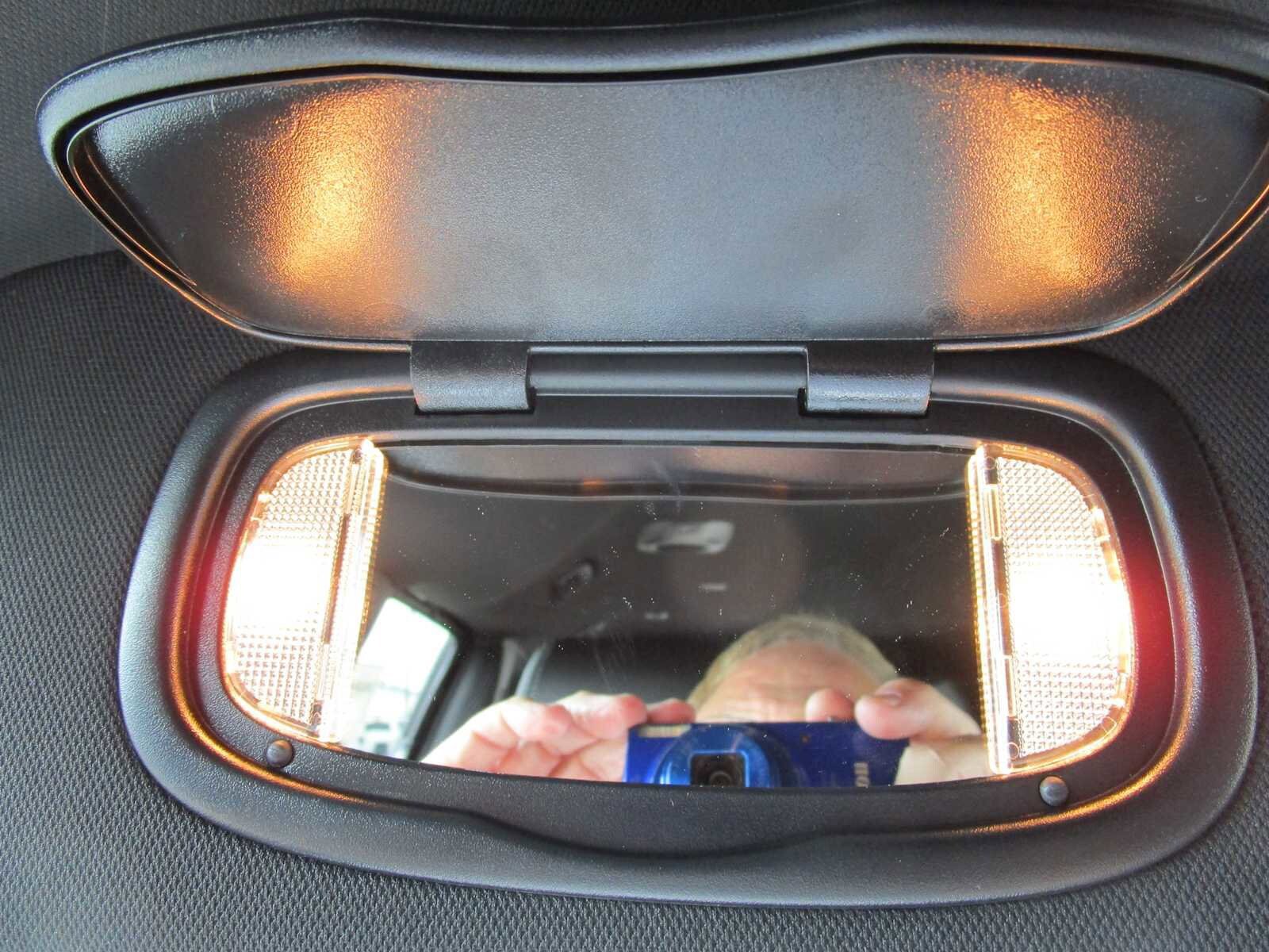 New 2026 Chrysler Pacifica Select FWD image 49