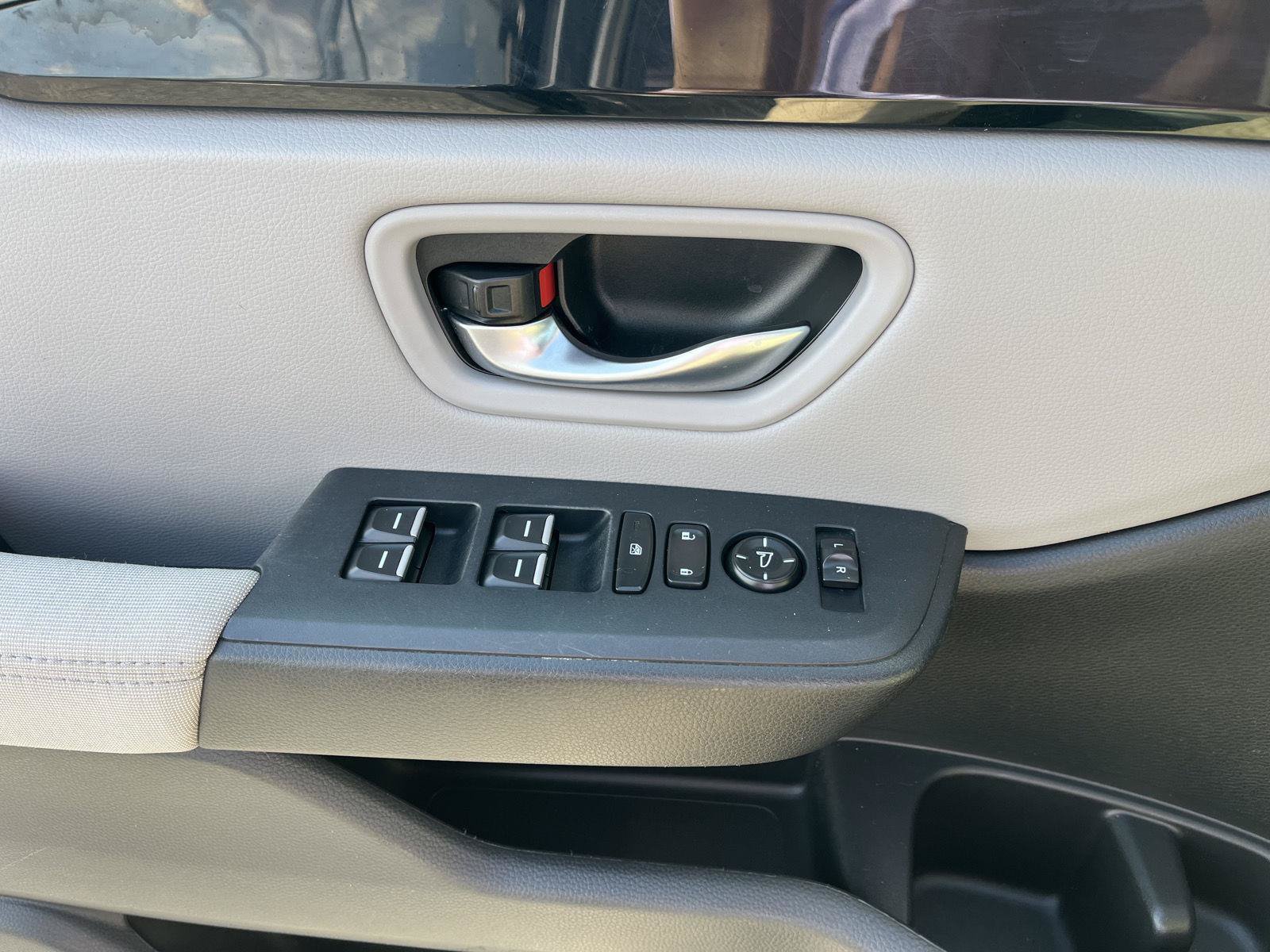 Certified 2023 Honda Pilot LX image 15