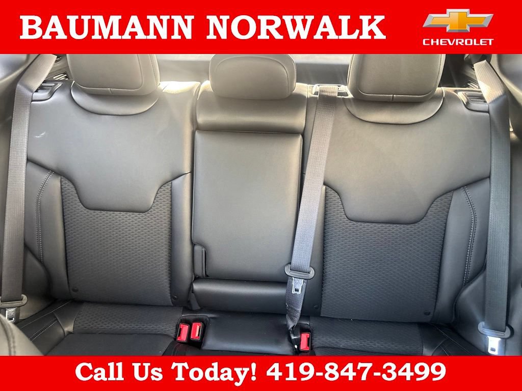 Used 2026 Jeep Compass Latitude w/ Sun and Sound Group AWD/4WD image 23