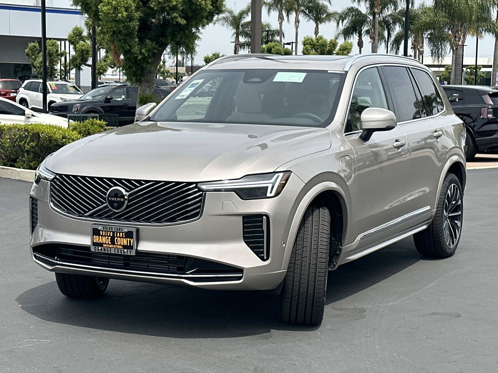 New 2026 Volvo XC90 T8 Plus w/ Protection Package Premier AWD/4WD image 3