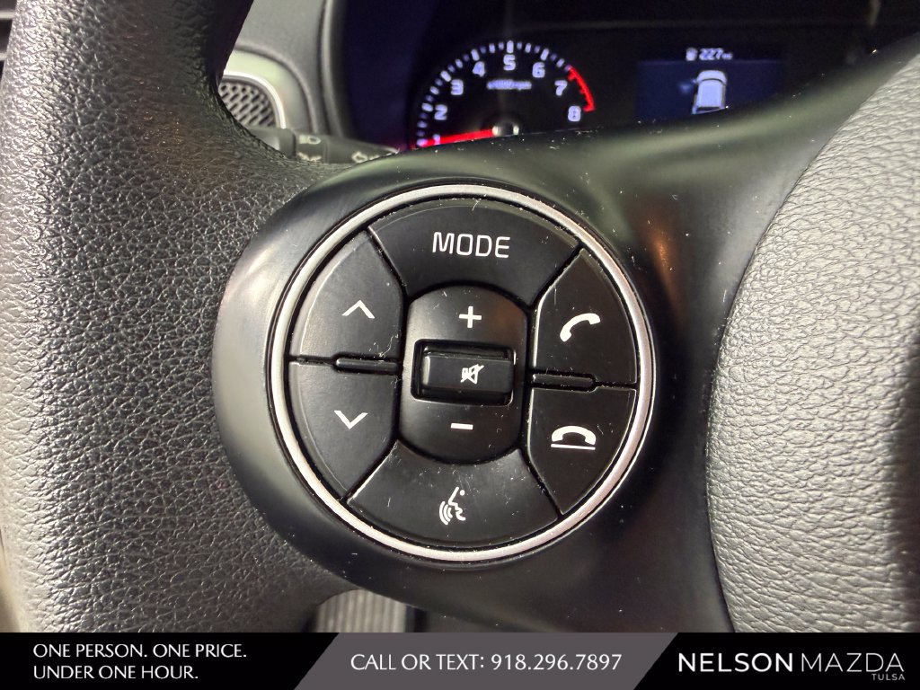 Used 2020 Kia Soul LX FWD image 25