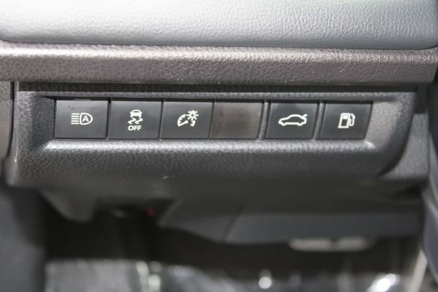 Used 2025 Toyota Camry XSE FWD image 12