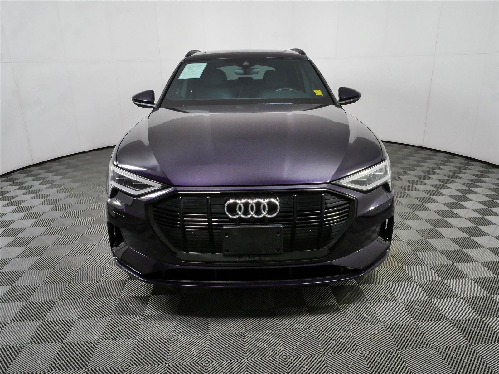 Used 2023 Audi e-tron Premium Plus w/ Premium Plus Package AWD/4WD image 37
