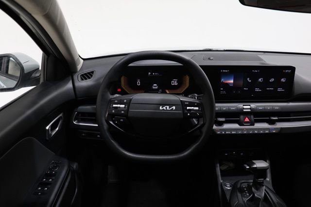 Used 2025 Kia K4 LXS image 13