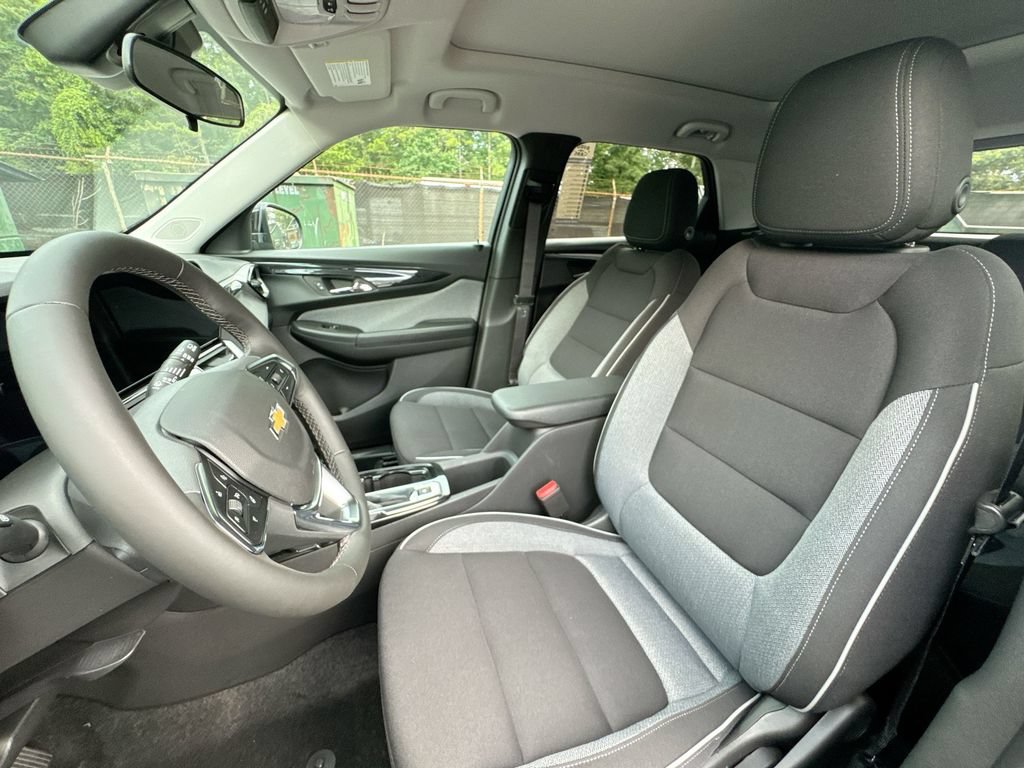 New 2026 Chevrolet TrailBlazer LT w/ LT Cold Weather Package FWD image 13