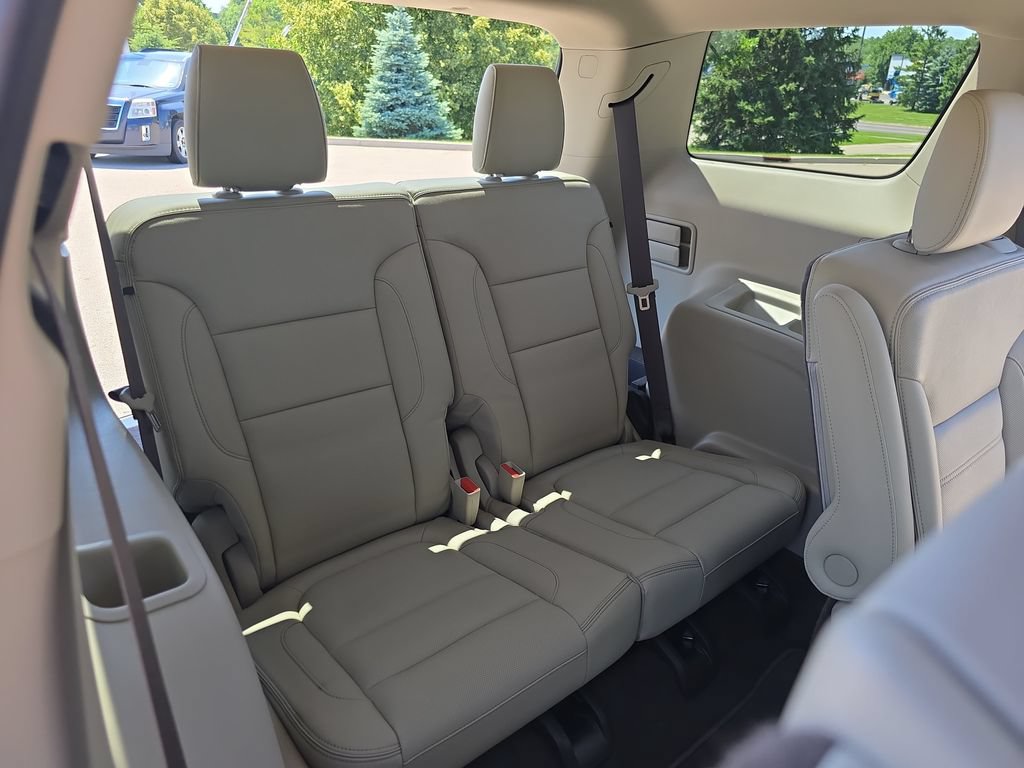Certified 2019 GMC Acadia Denali w/ Technology Package AWD/4WD image 12