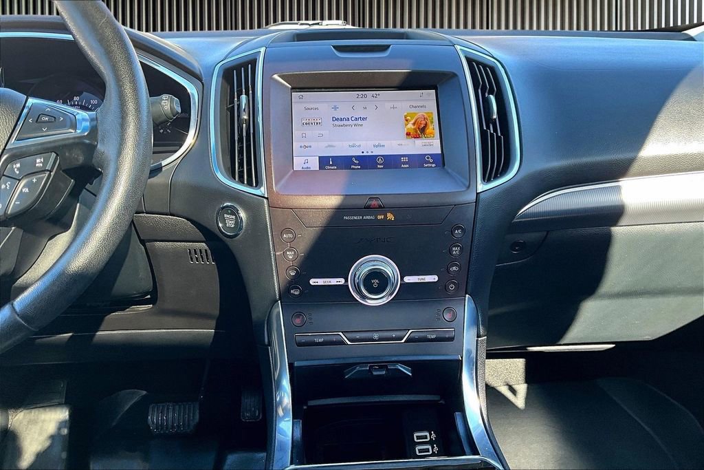 Used 2020 Ford Edge Titanium w/ Class II Trailer Tow Package image 7