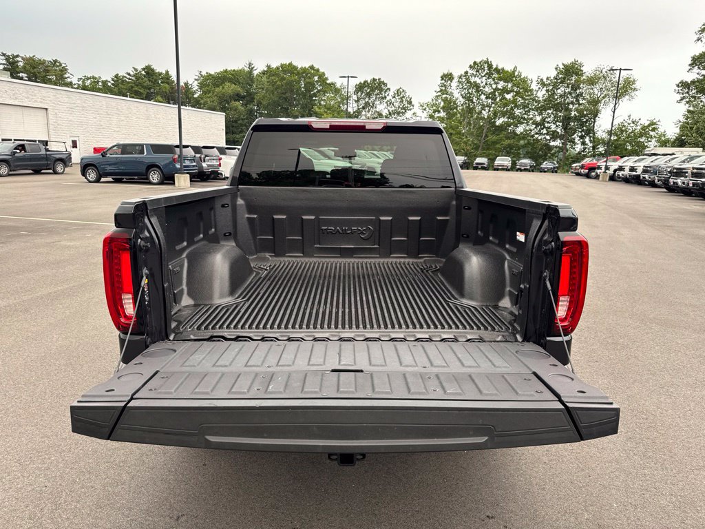 Used 2026 GMC Sierra 1500 SLT AWD/4WD image 5