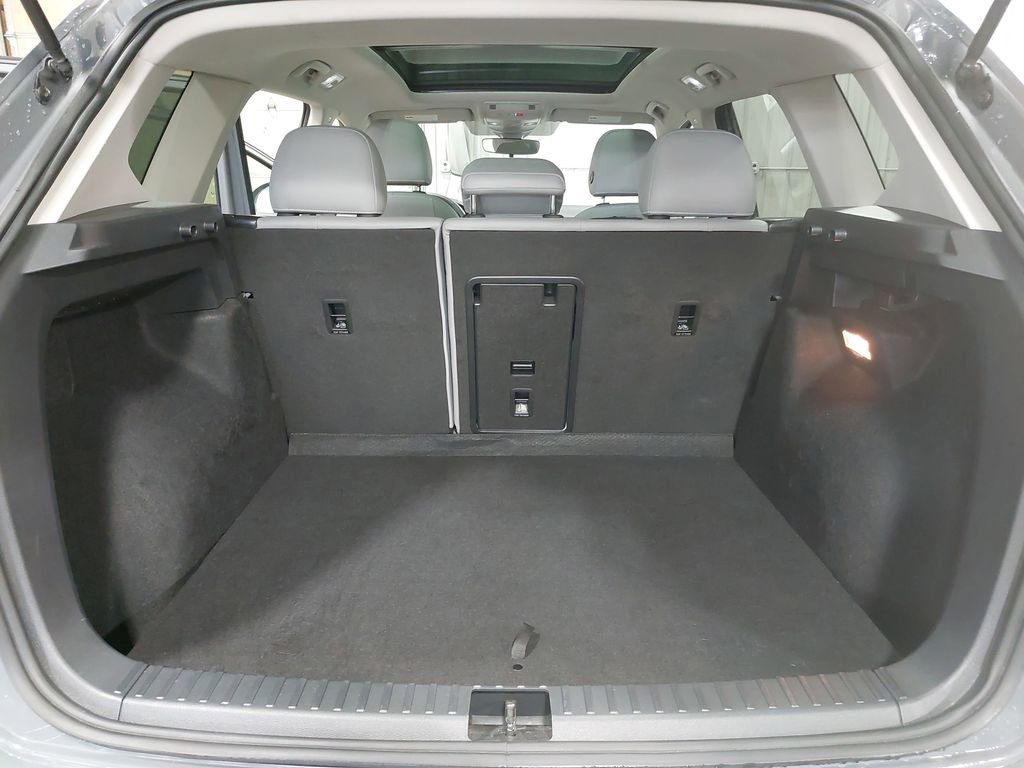 Used 2023 Volkswagen Taos SE w/ Panoramic Sunroof Package AWD/4WD image 12