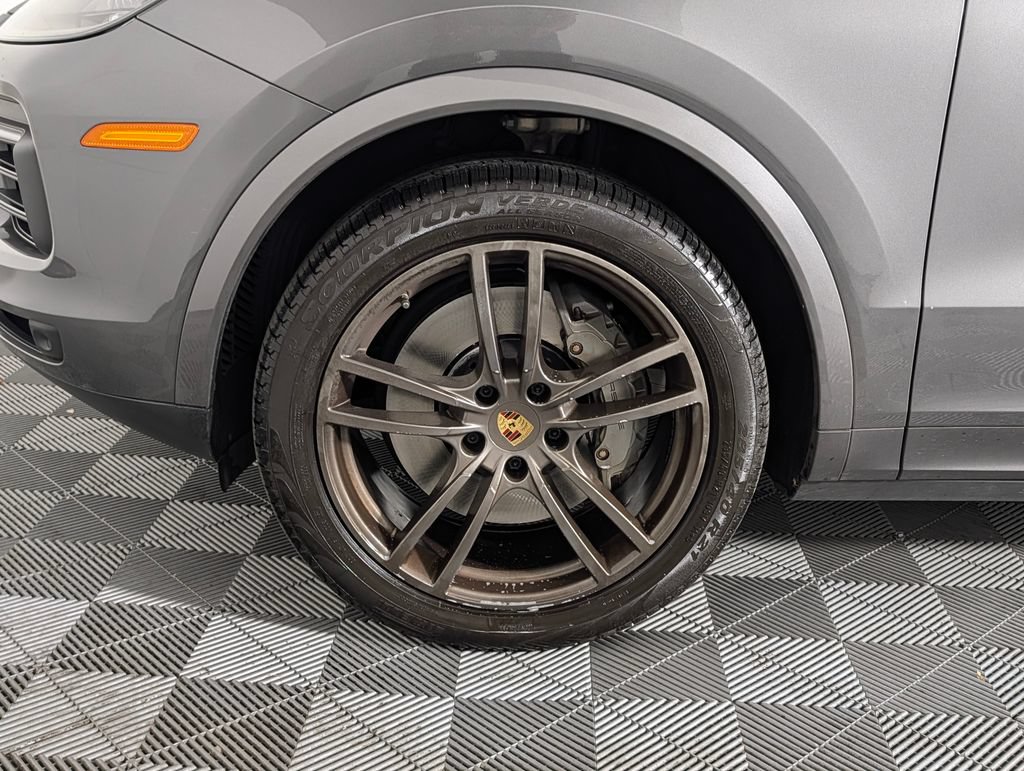 Certified 2021 Porsche Cayenne S AWD/4WD image 11