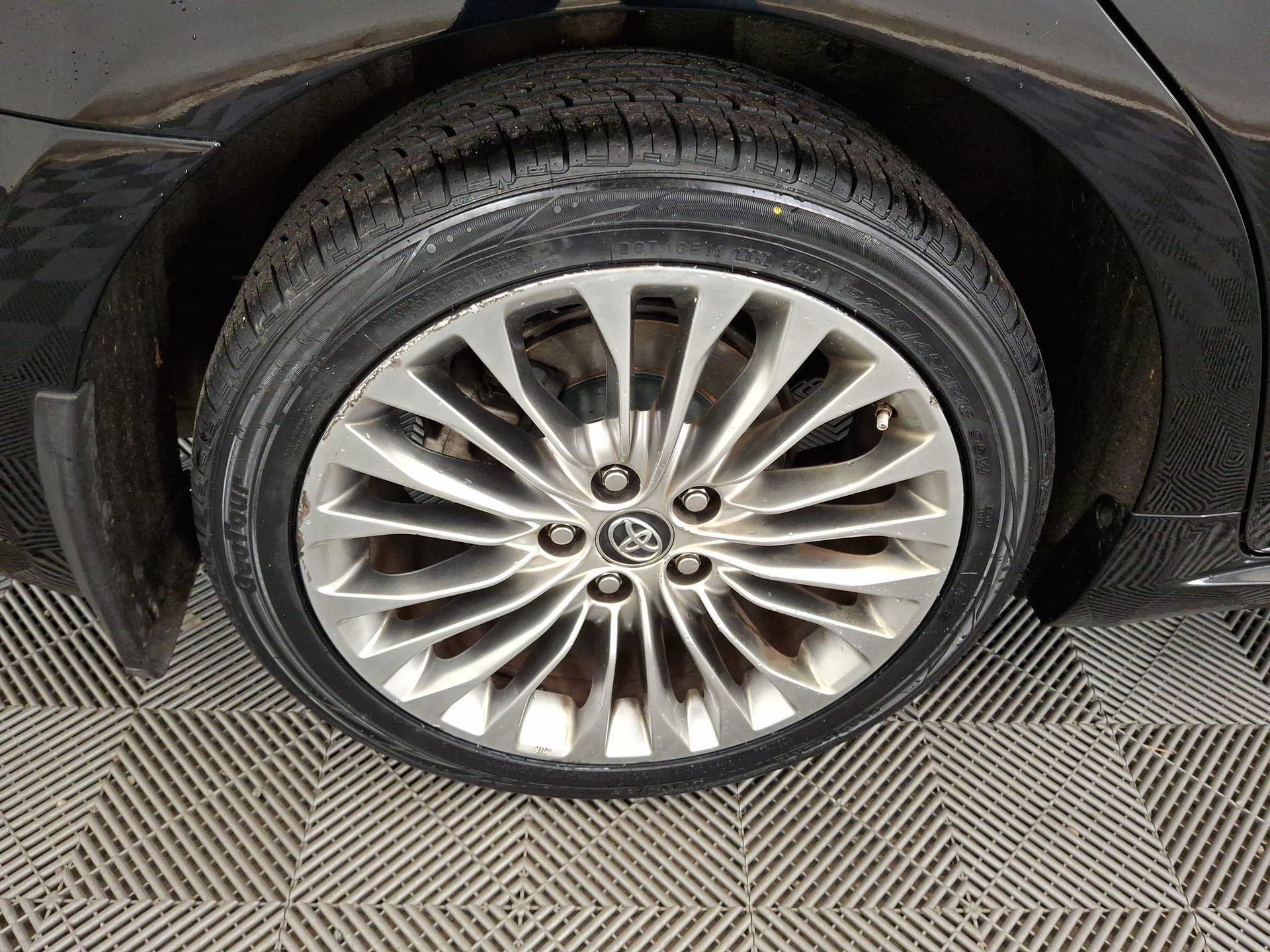 Used 2016 Toyota Avalon Limited w/ Protection Package FWD image 27
