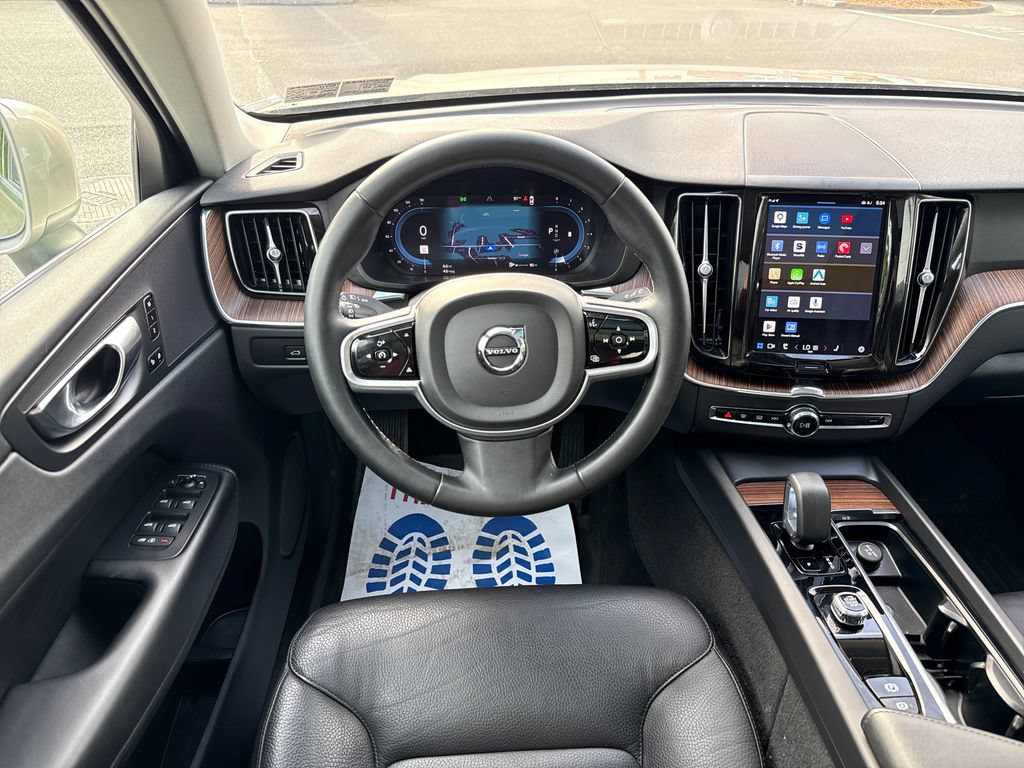 Used 2023 Volvo XC60 B5 Plus w/ Climate Package AWD/4WD image 15