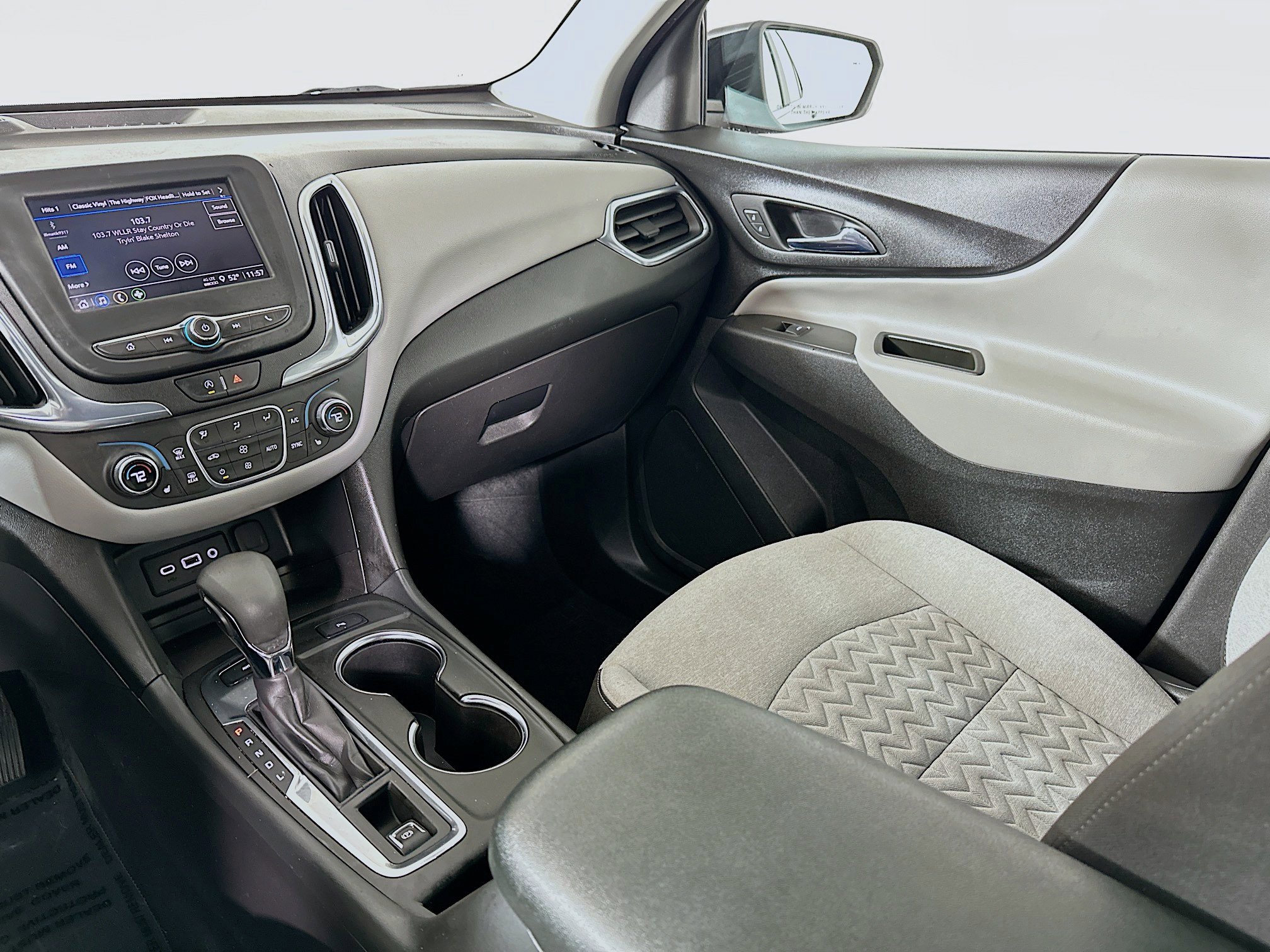 Used 2022 Chevrolet Equinox LT w/ Driver Convenience Package image 21