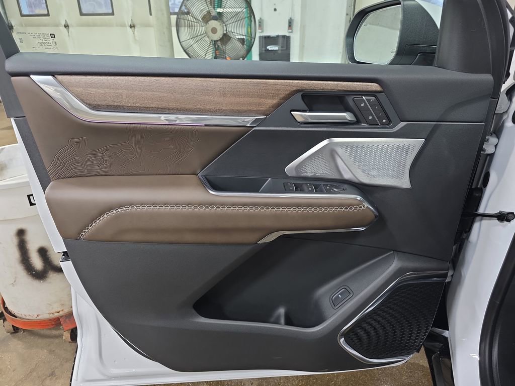 New 2026 GMC Acadia Denali Ultimate w/ LPO, Floor Liner Package image 31