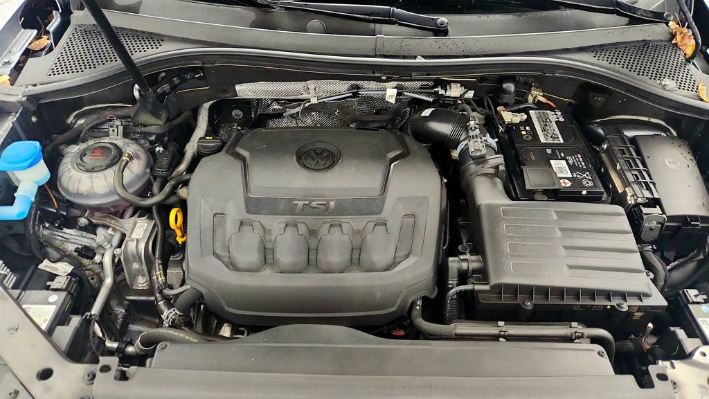 Used 2023 Volkswagen Tiguan SEL R-Line image 28