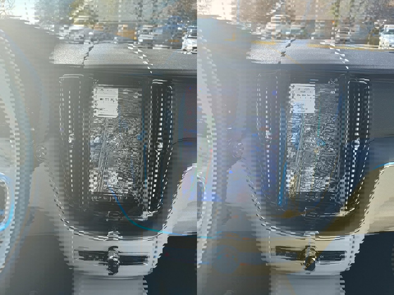 Certified 2023 Volvo XC60 B5 Core w/ Protection Package Premier image 22