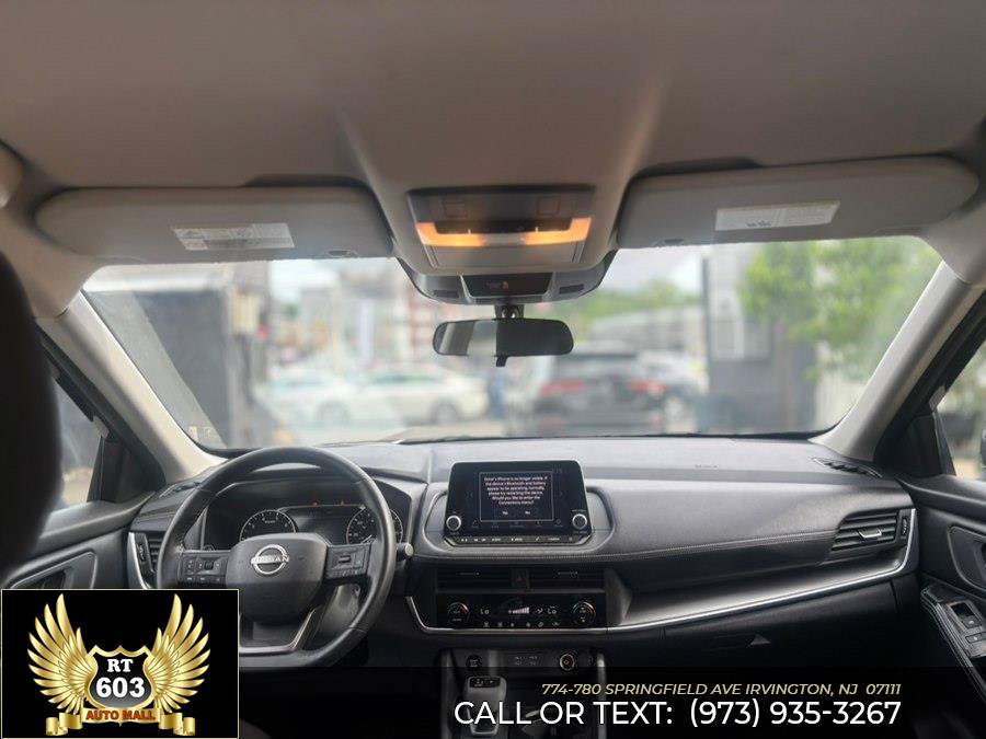 Used 2025 Nissan Rogue SV FWD image 11
