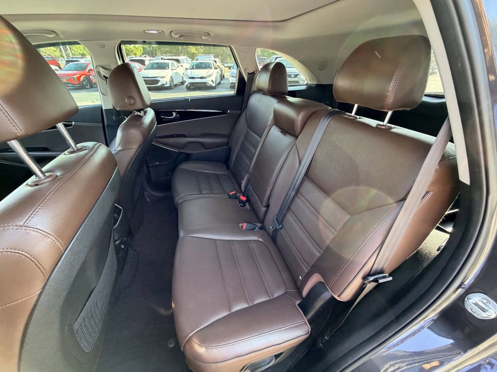 Used 2019 Kia Sorento SX w/ SX Touring Package image 17