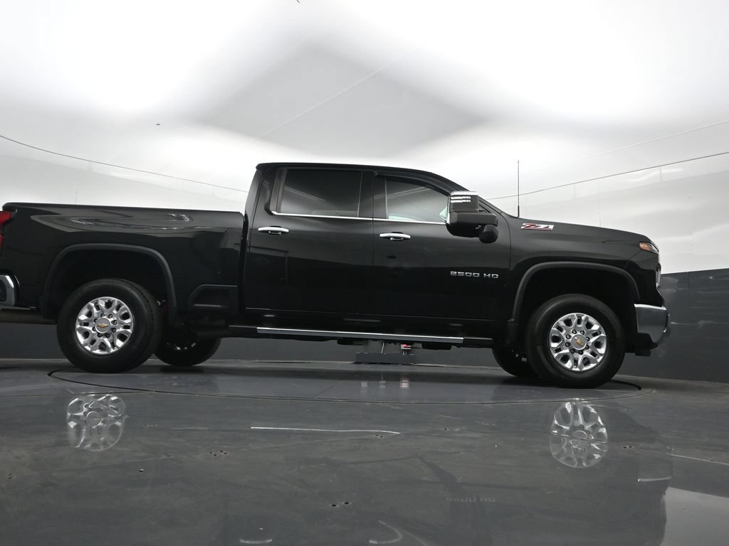 Used 2024 Chevrolet Silverado 2500 LTZ w/ LTZ Convenience Package AWD/4WD image 36