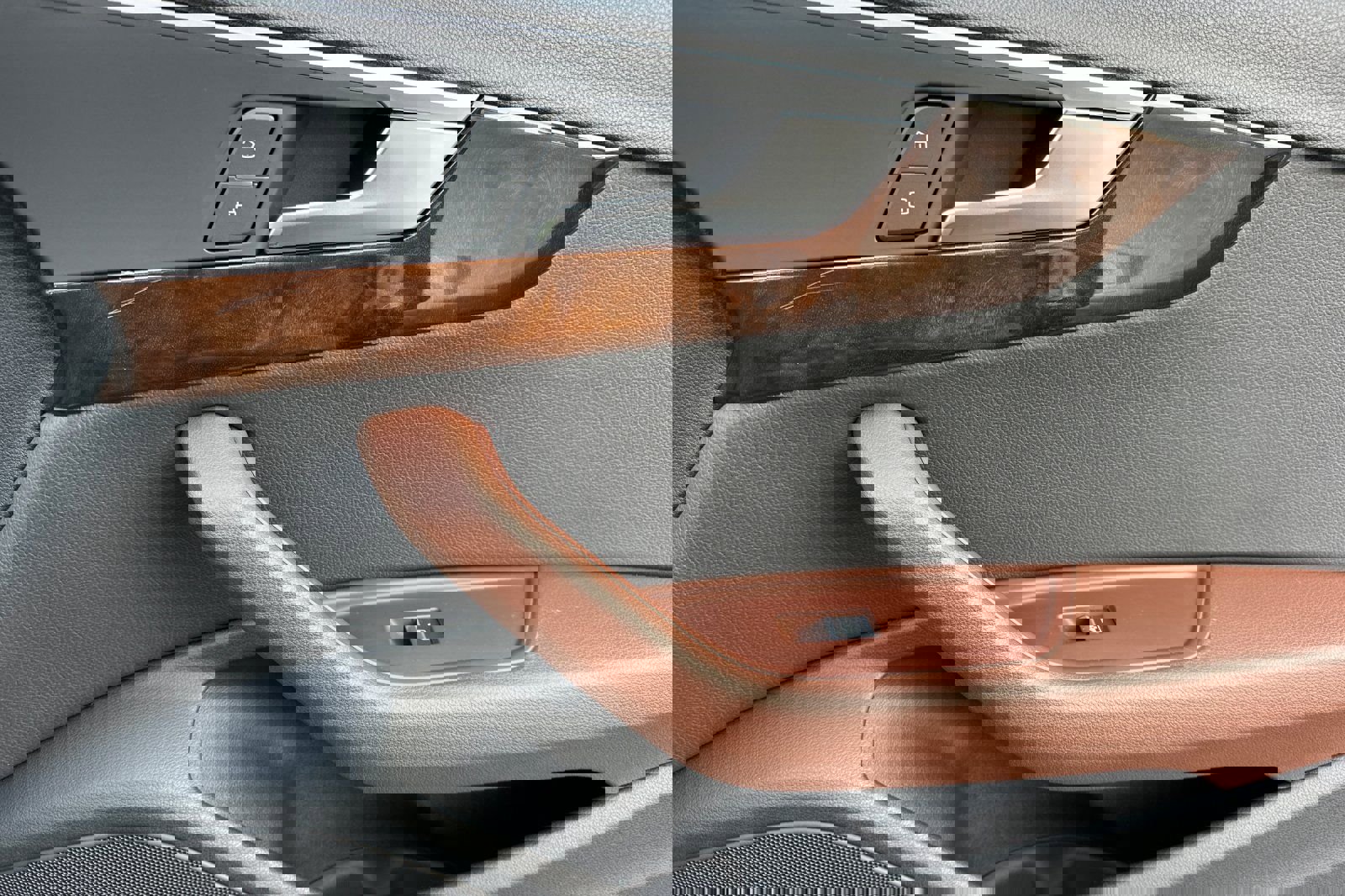 Used 2017 Audi A4 2.0T Premium w/ Audi MMI Navigation Plus image 19