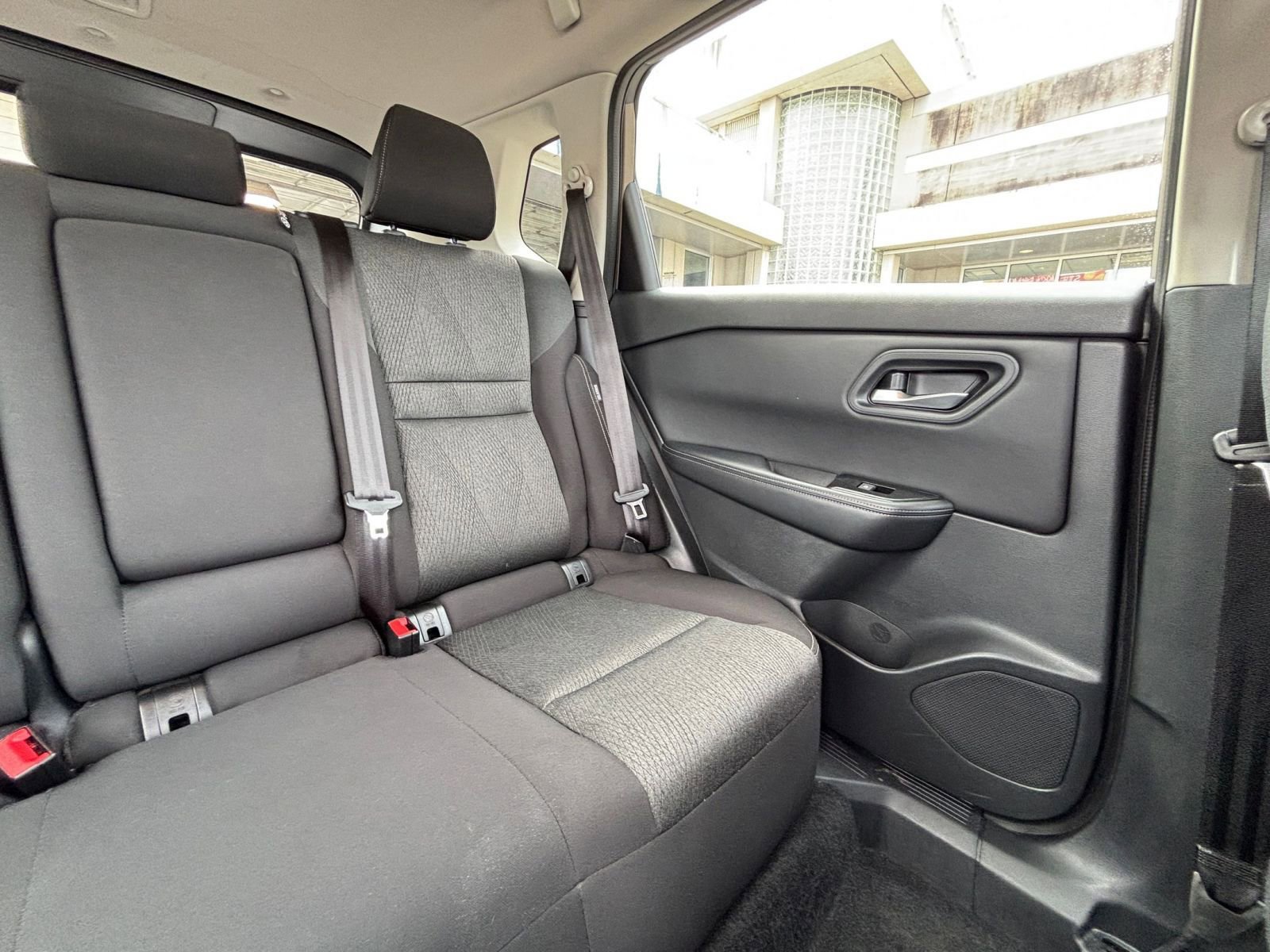 Used 2025 Nissan Rogue SV AWD/4WD image 43