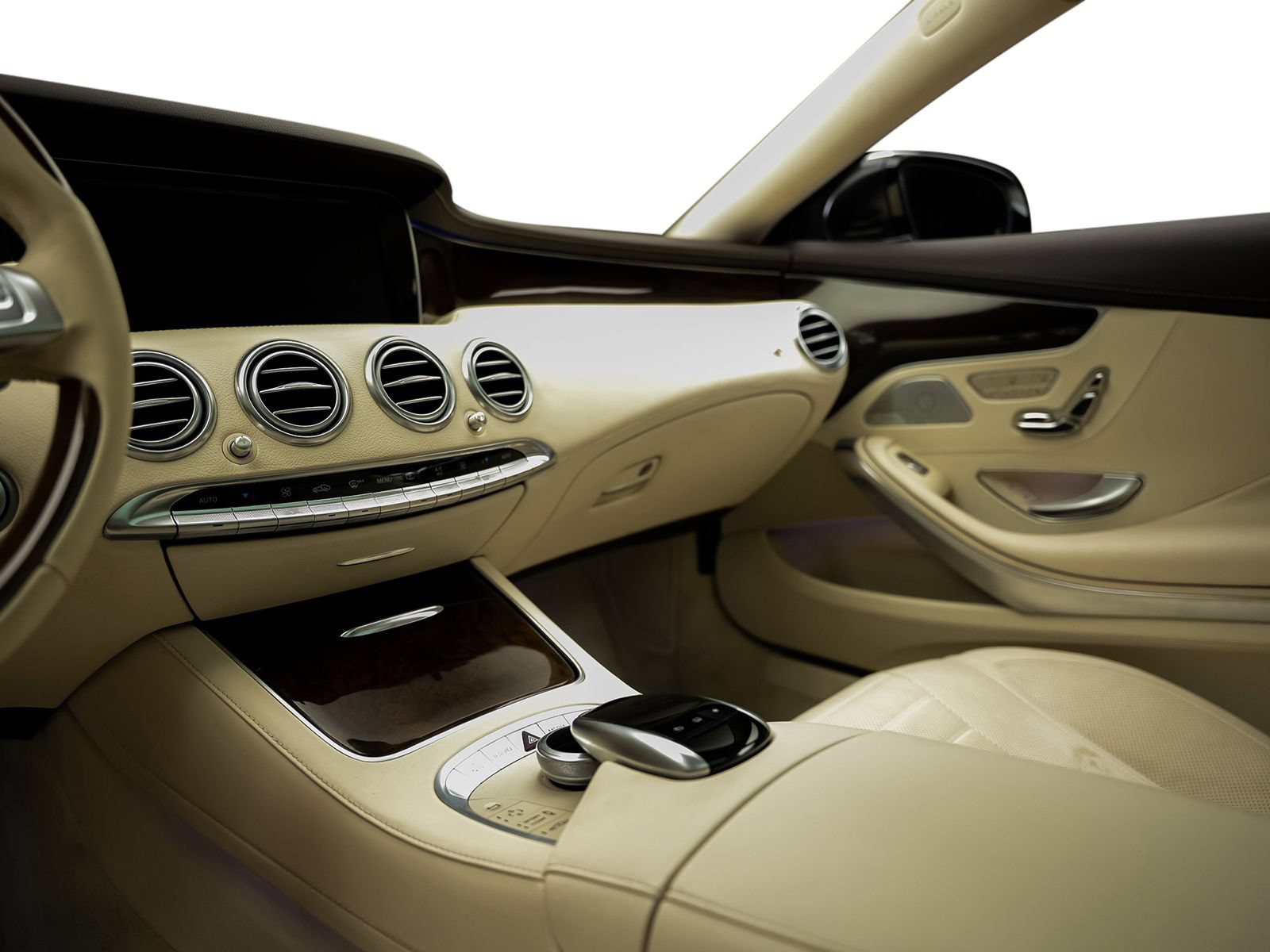 Used 2015 Mercedes-Benz S 550 4MATIC Coupe w/ Premium 1 Package image 41