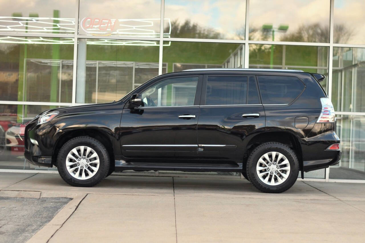 Used 2017 Lexus GX 460 Base AWD 4dr SUV image 4