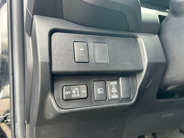 Used 2023 Toyota Tacoma TRD Off-Road w/ Technology Package AWD/4WD image 18