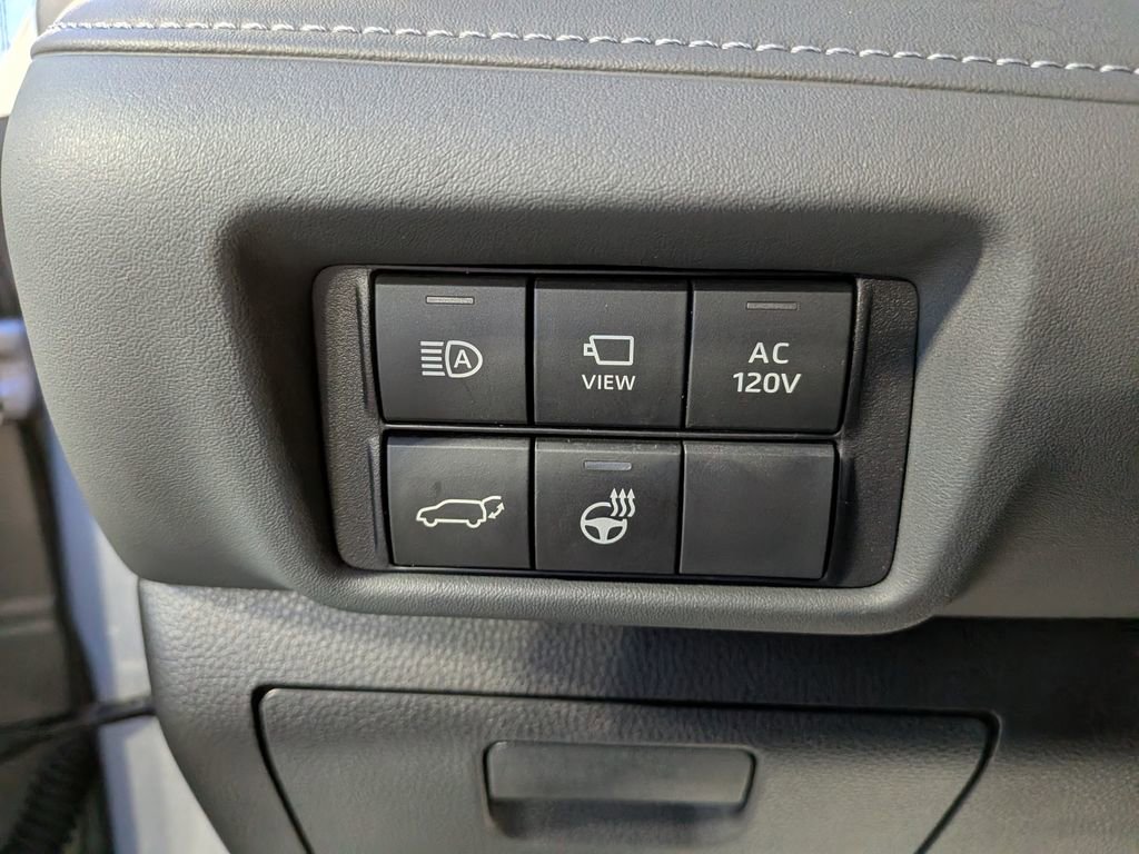 Used 2024 Toyota Highlander Platinum image 14