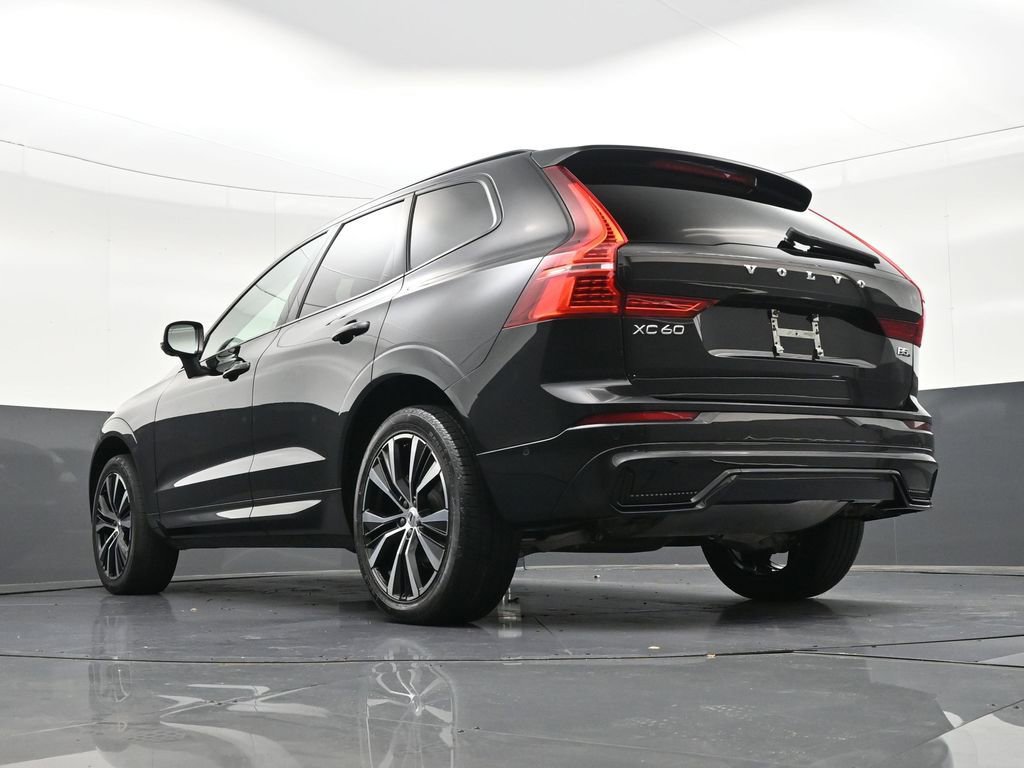 Used 2024 Volvo XC60 B5 Plus image 26