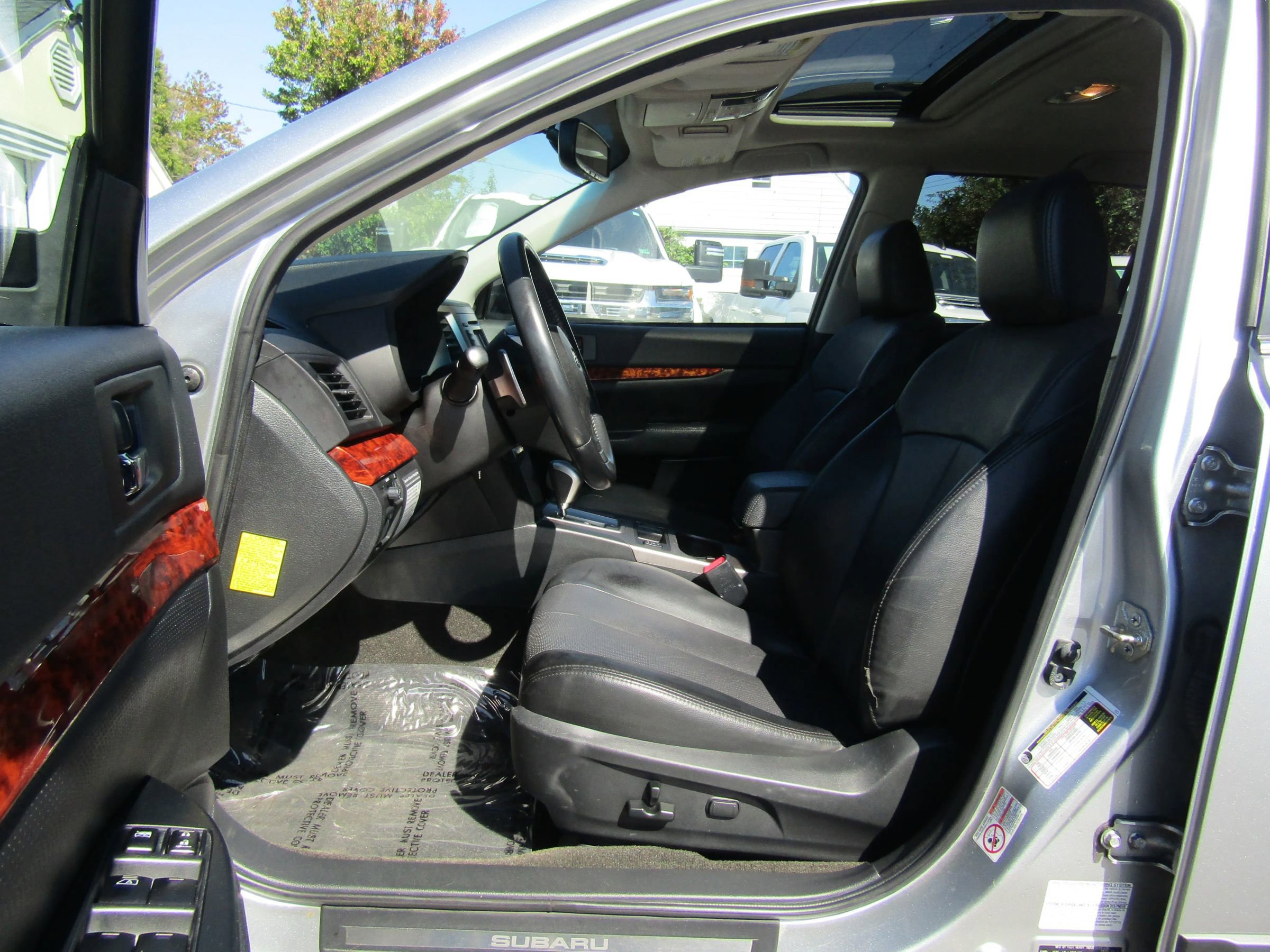 Used 2012 Subaru Outback 2.5i Limited AWD/4WD image 12