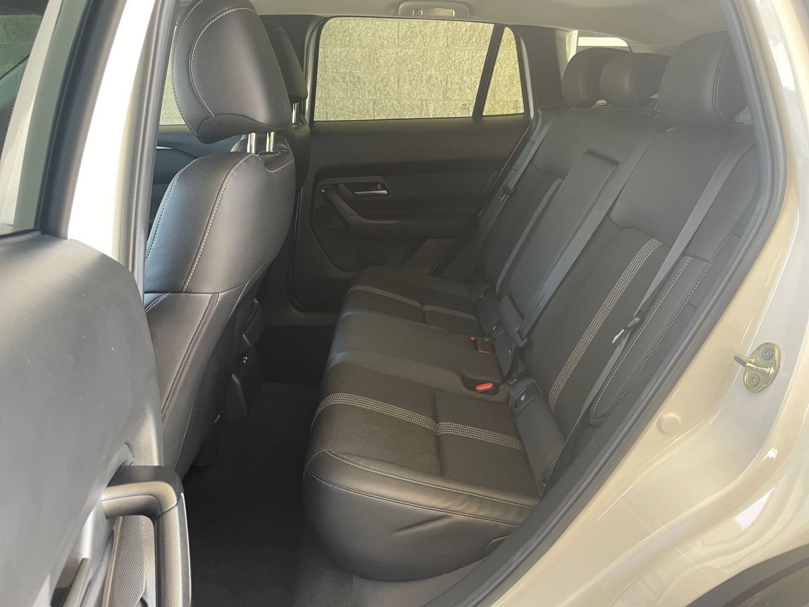 Used 2025 MAZDA CX-50 AWD 2.5 S w/ Premium Package image 28