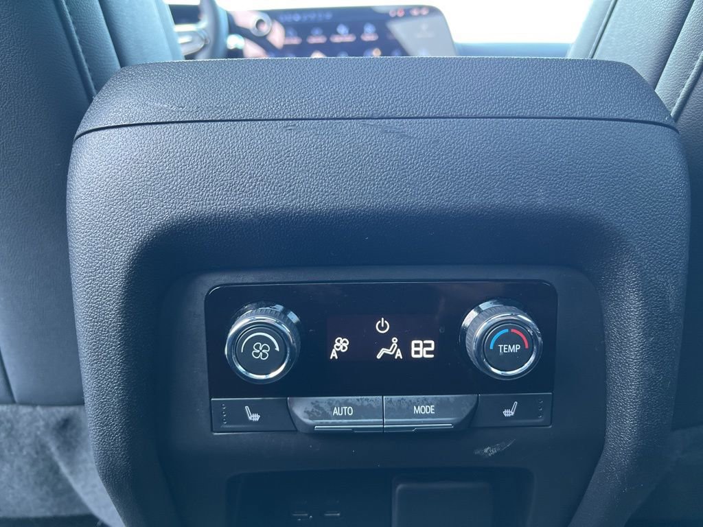 Used 2024 Chevrolet Traverse RS w/ LPO, Floor Liner Package image 30