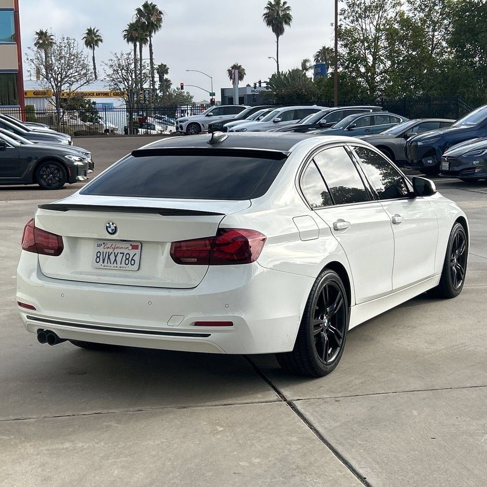 Used 2018 BMW 330e RWD image 3