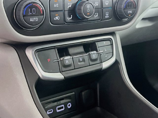 Used 2024 GMC Terrain SLT FWD image 14