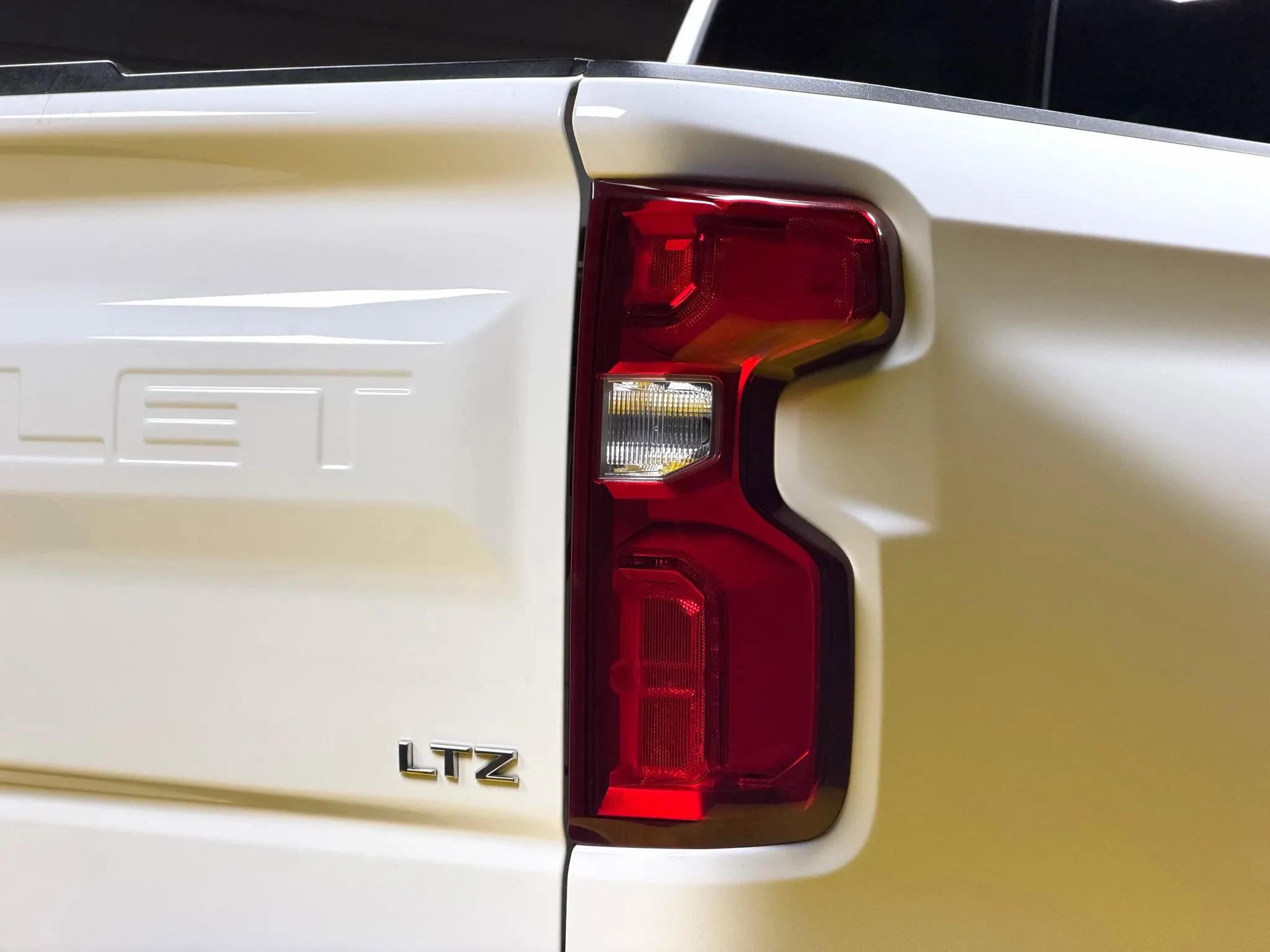 Used 2020 Chevrolet Silverado 1500 LTZ image 8
