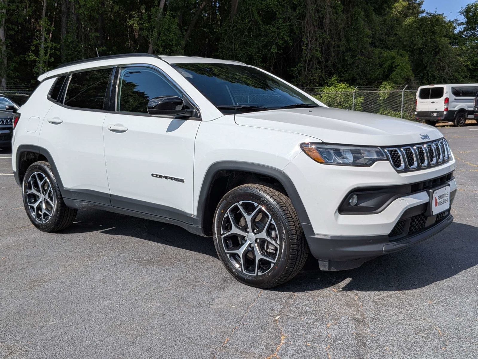 Used 2024 Jeep Compass Latitude AWD/4WD image 1