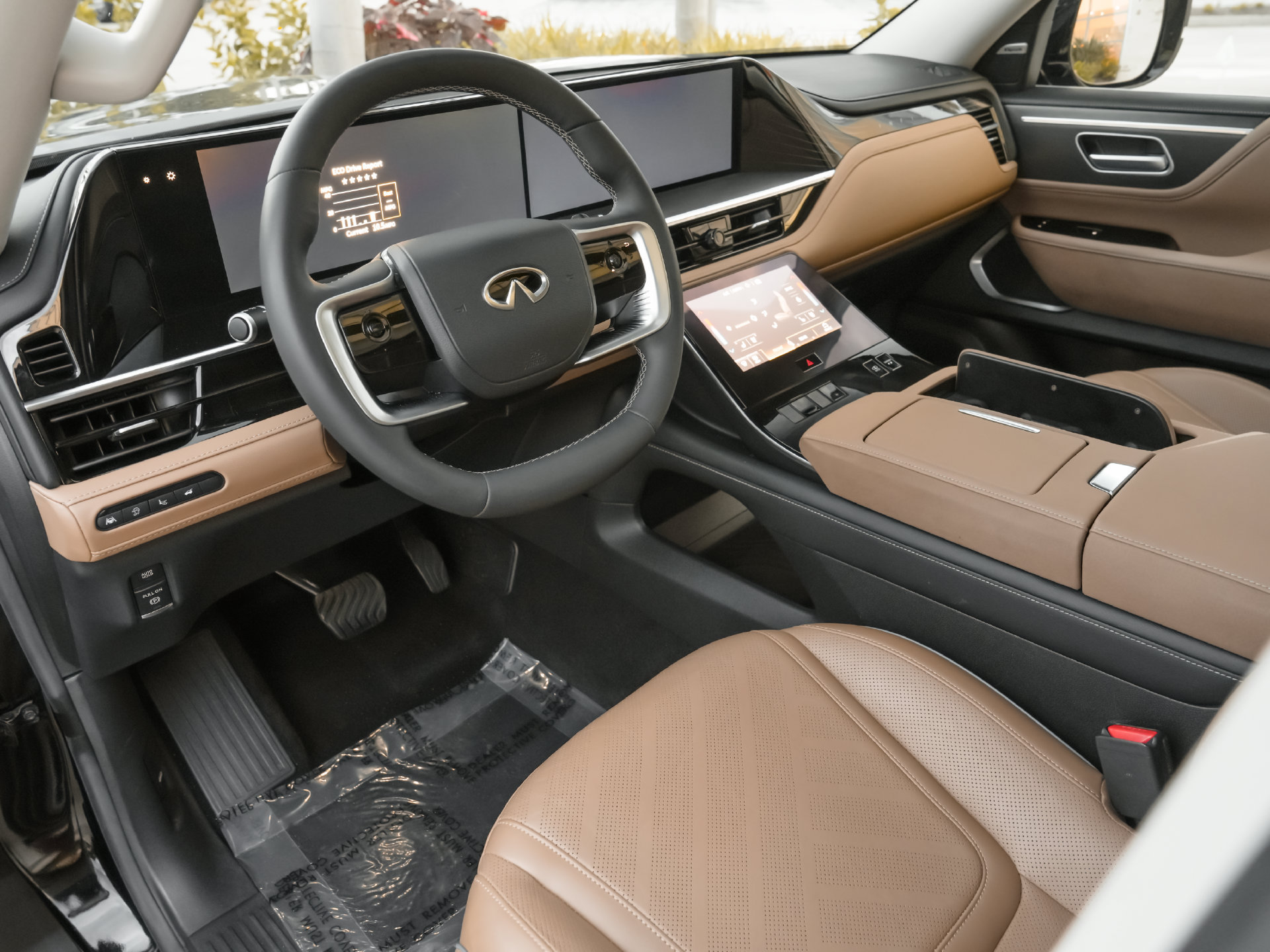 Used 2025 INFINITI QX80 Luxe RWD image 2